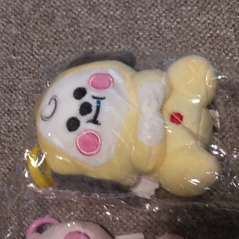 BT21 plush keychain - Picture 2 of 3